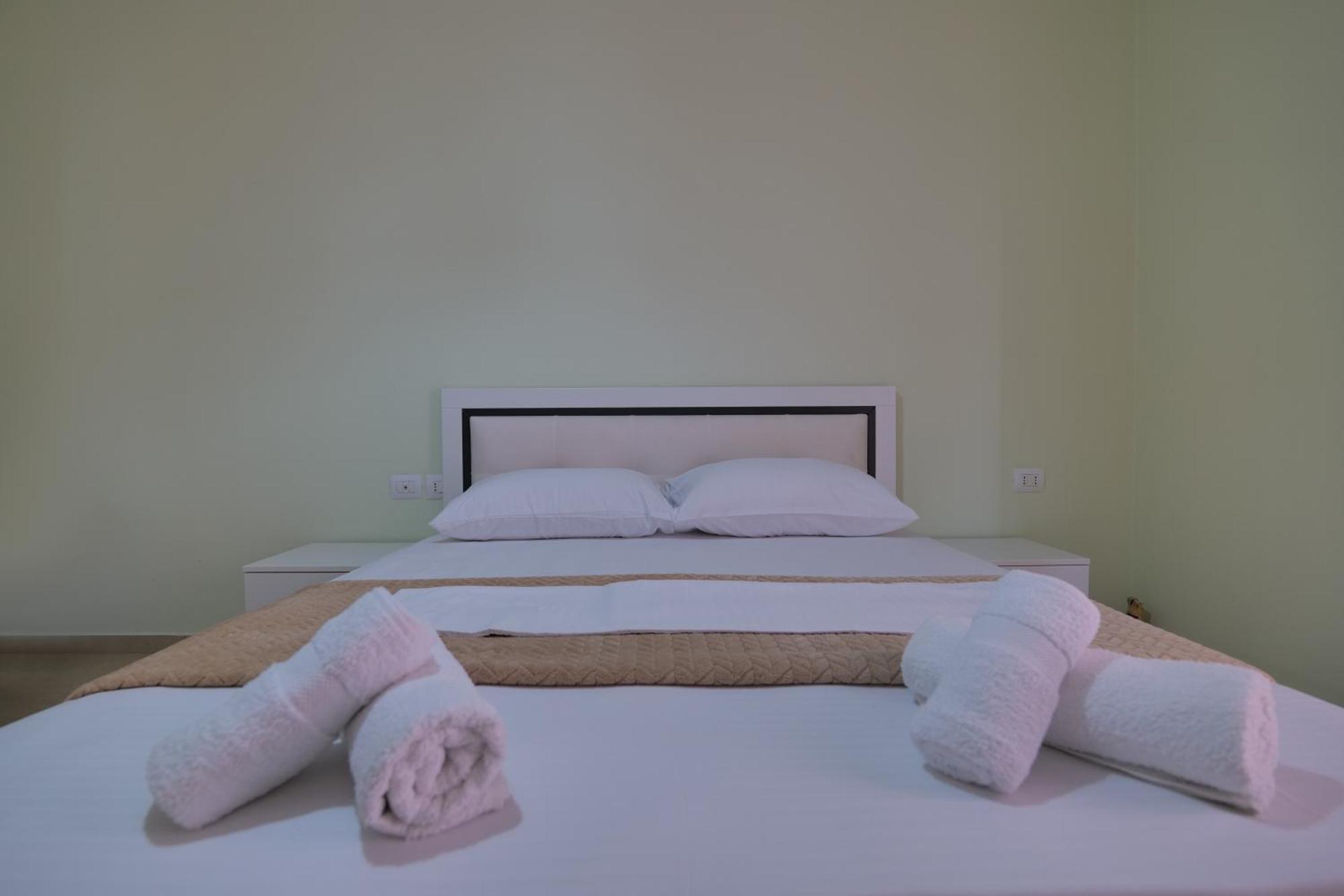Noel Sea View Apartments Sarande Ngoại thất bức ảnh